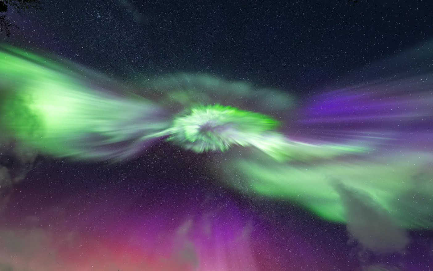 The Bursting Colors of the Aurora