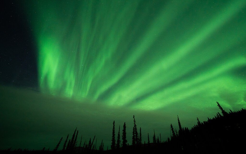 Where and When to Watch Aurora Borealis in Alberta