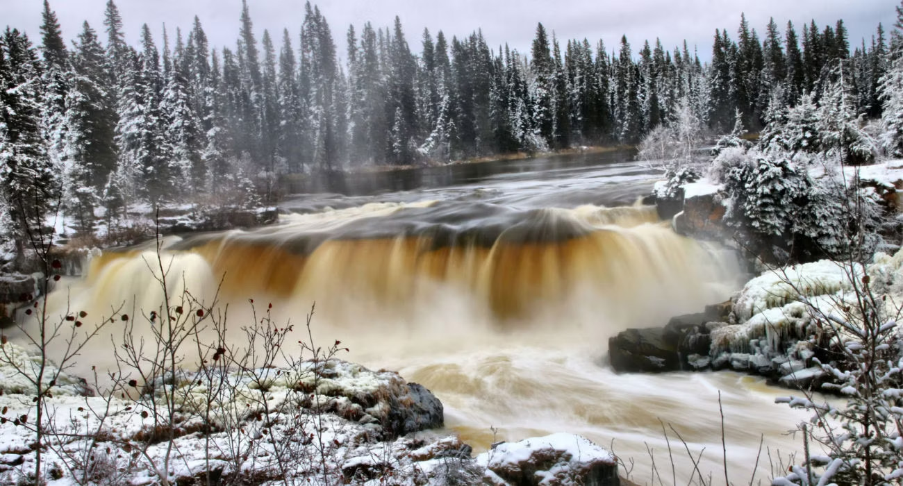 Where and When to Watch Aurora Borealis in Manitoba